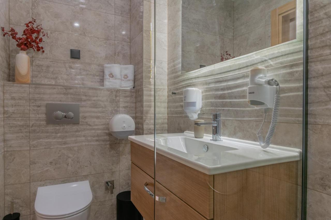 מומצ'ילגראד Hotel Osetia Garden מראה חיצוני תמונה