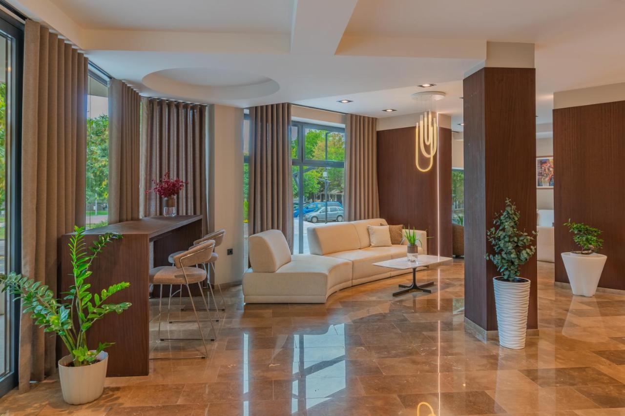 מומצ'ילגראד Hotel Osetia Garden מראה חיצוני תמונה