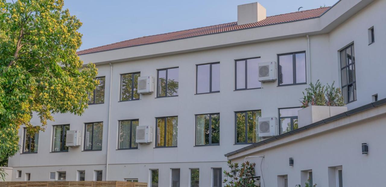 מומצ'ילגראד Hotel Osetia Garden מראה חיצוני תמונה