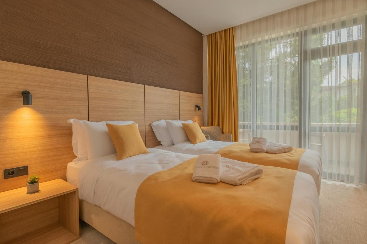 מומצ'ילגראד Hotel Osetia Garden מראה חיצוני תמונה