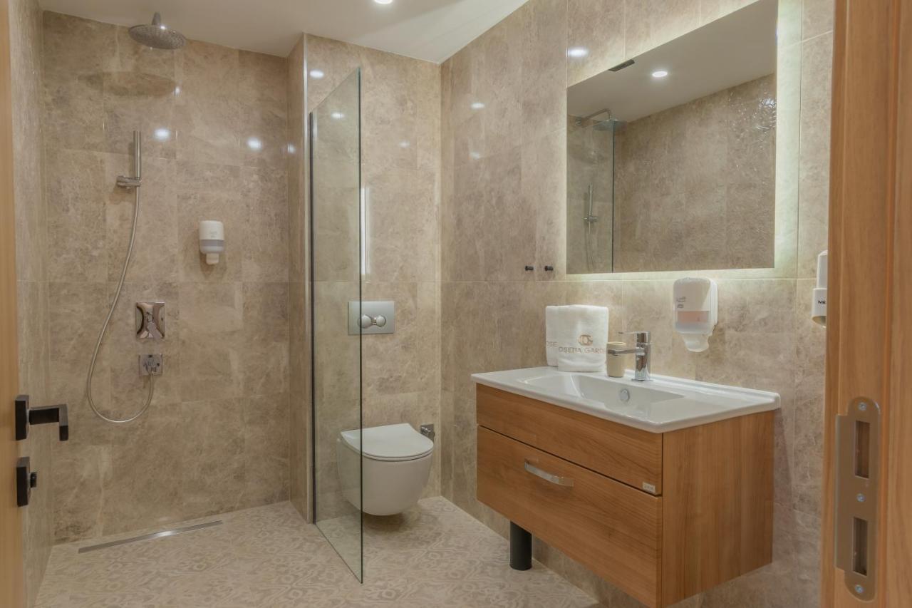 מומצ'ילגראד Hotel Osetia Garden מראה חיצוני תמונה